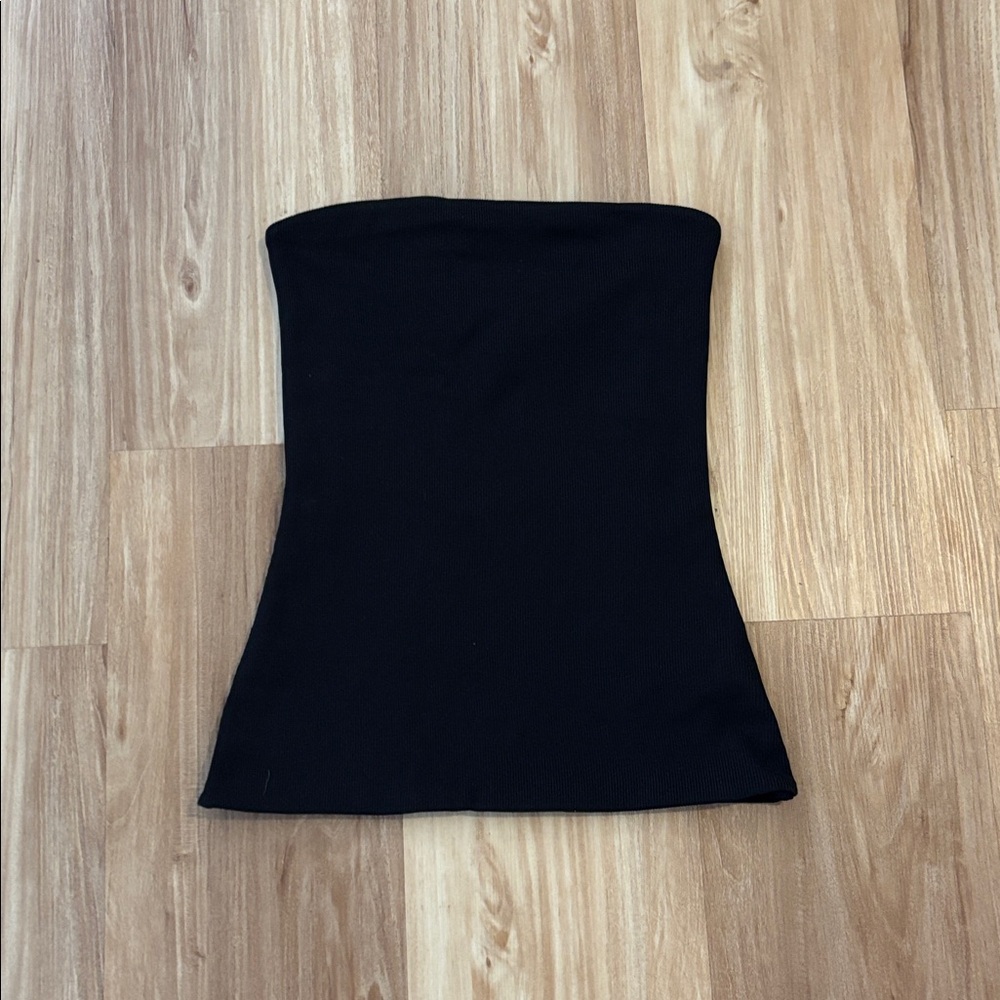 Aritzia Contour Black Top